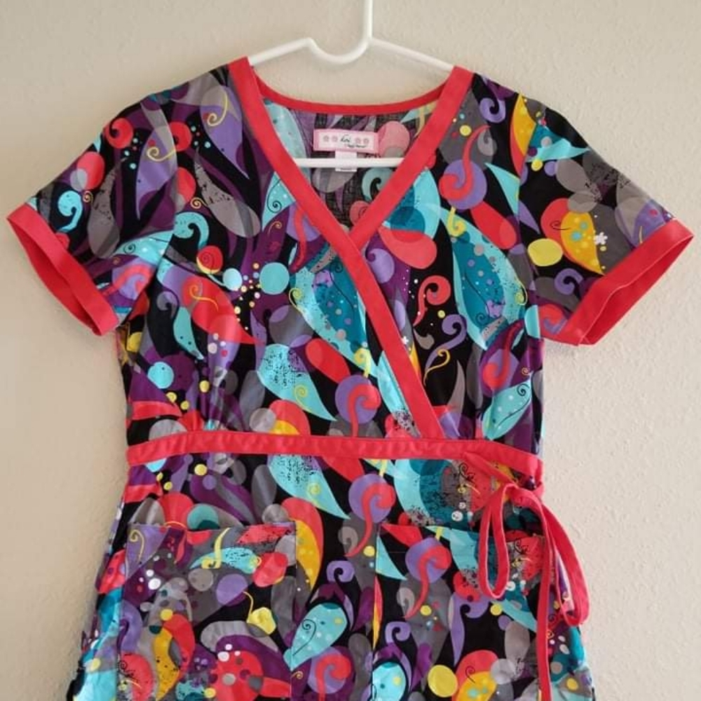 Scrub Top - Picture 5 of 6